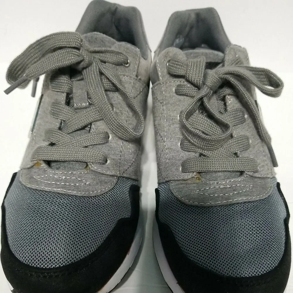 G by Guess‎ Jeryl2 Fashion Sneakers Light Gray, Size 9 US Women's Lace up
